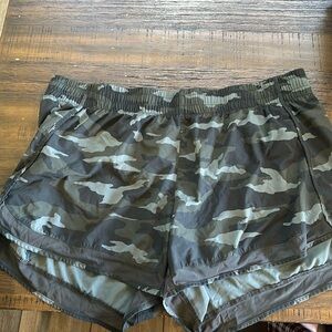 Athleta Printed Mesh Racer Run Short 4in Size XL